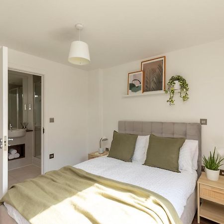 Modern Luxe Apt Just 10 Mins From Tower Bridge! Easy Access To Tube And Bus London Eksteriør bilde