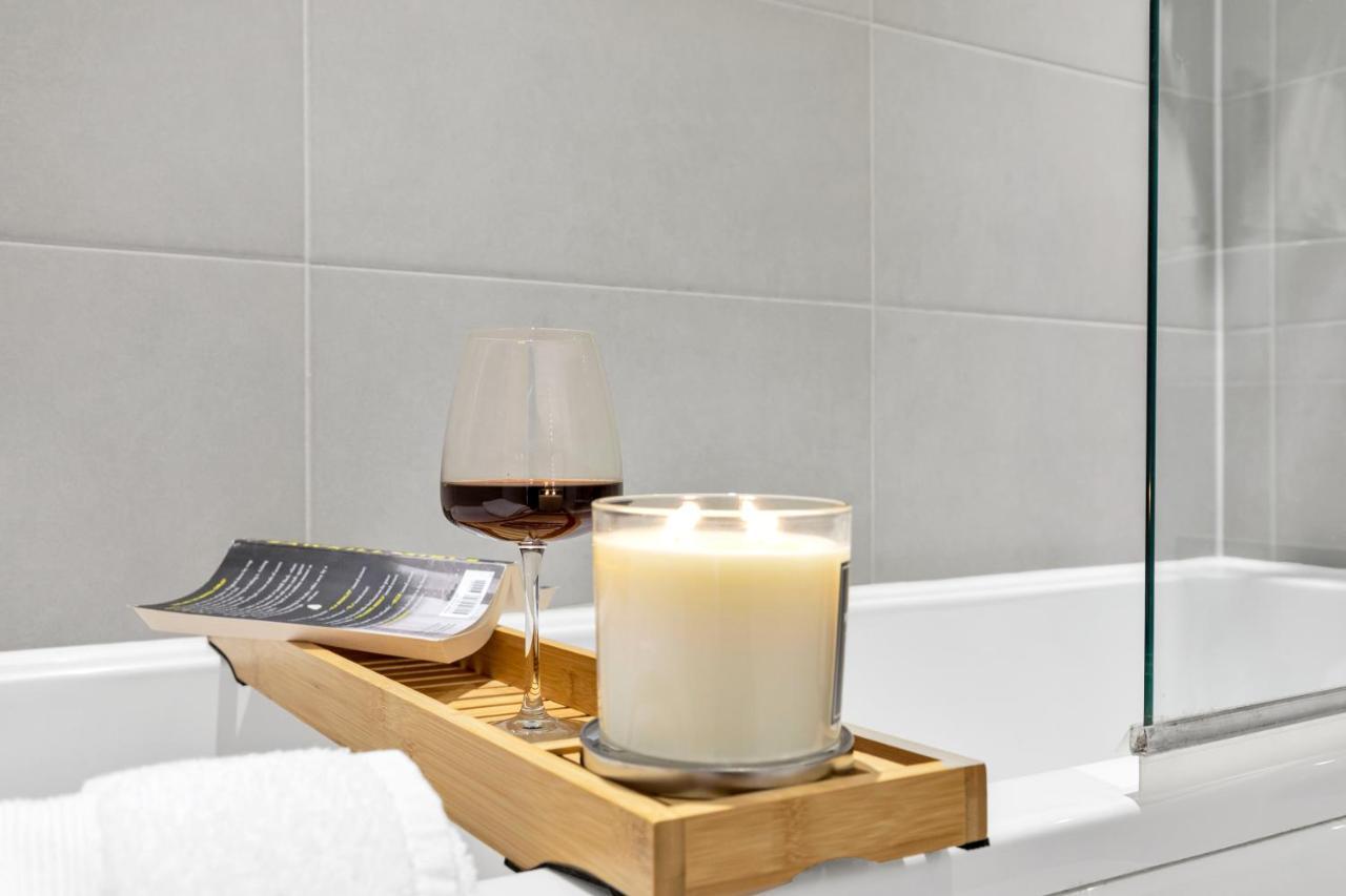 Modern Luxe Apt Just 10 Mins From Tower Bridge! Easy Access To Tube And Bus London Eksteriør bilde
