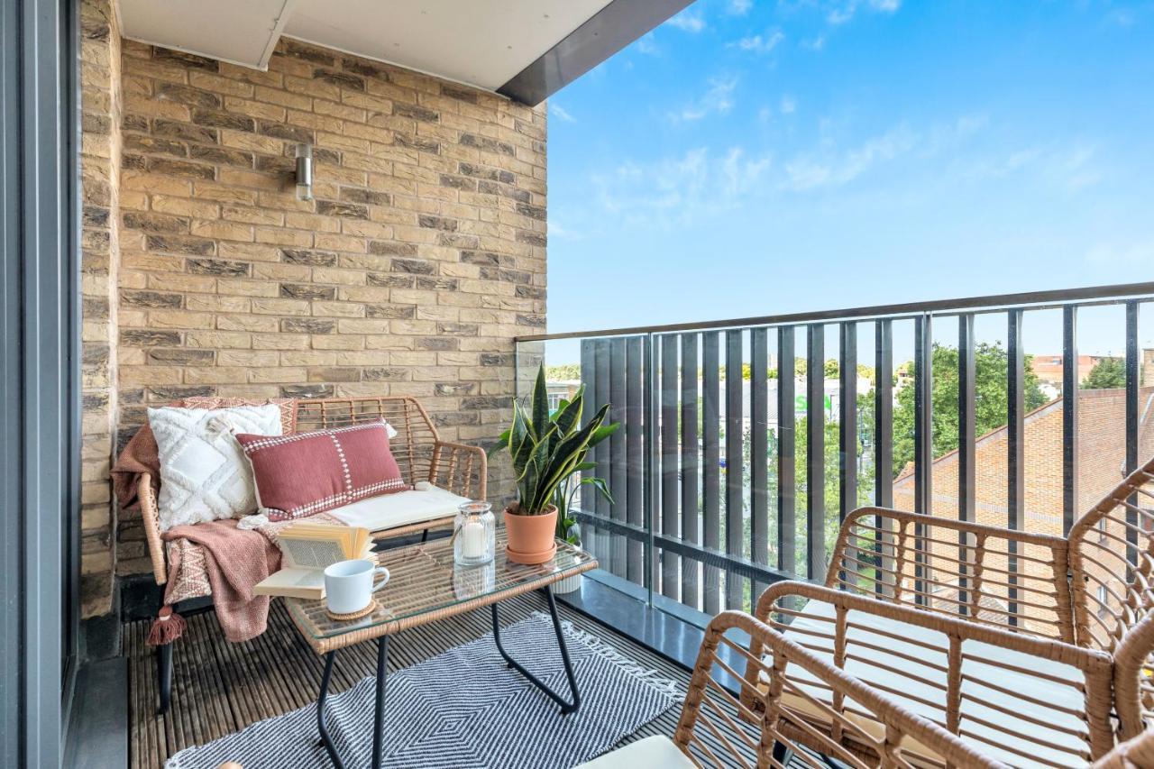 Modern Luxe Apt Just 10 Mins From Tower Bridge! Easy Access To Tube And Bus London Eksteriør bilde