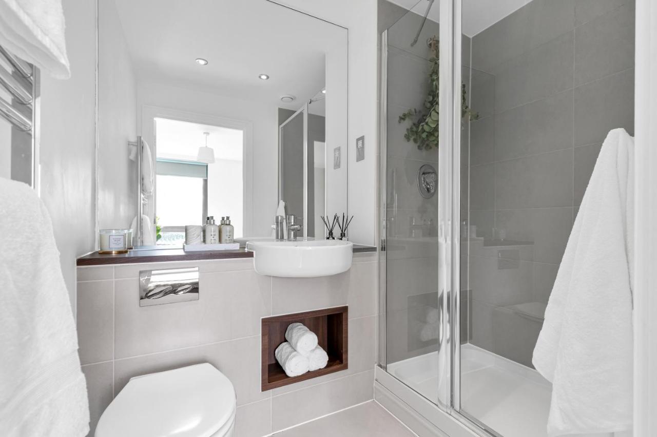 Modern Luxe Apt Just 10 Mins From Tower Bridge! Easy Access To Tube And Bus London Eksteriør bilde