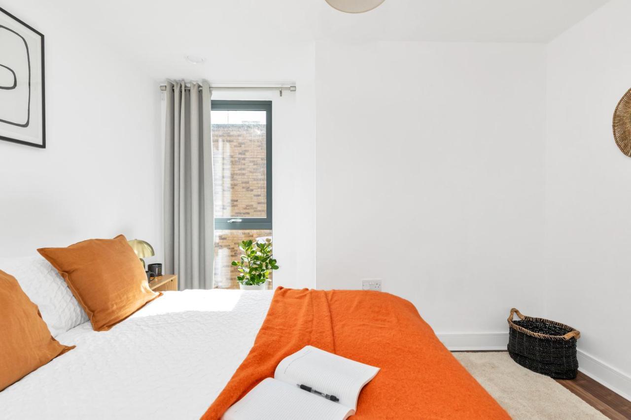 Modern Luxe Apt Just 10 Mins From Tower Bridge! Easy Access To Tube And Bus London Eksteriør bilde