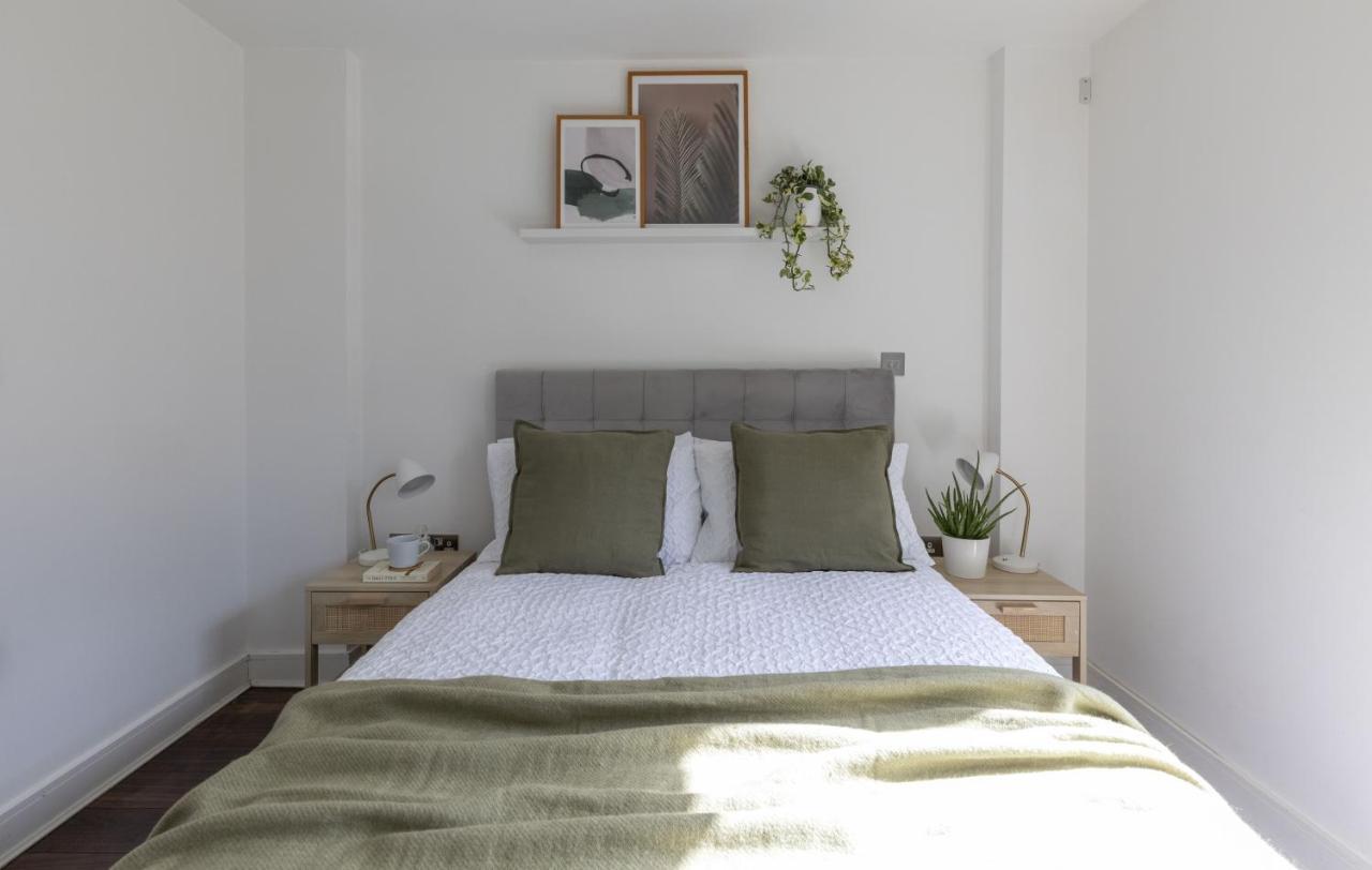 Modern Luxe Apt Just 10 Mins From Tower Bridge! Easy Access To Tube And Bus London Eksteriør bilde